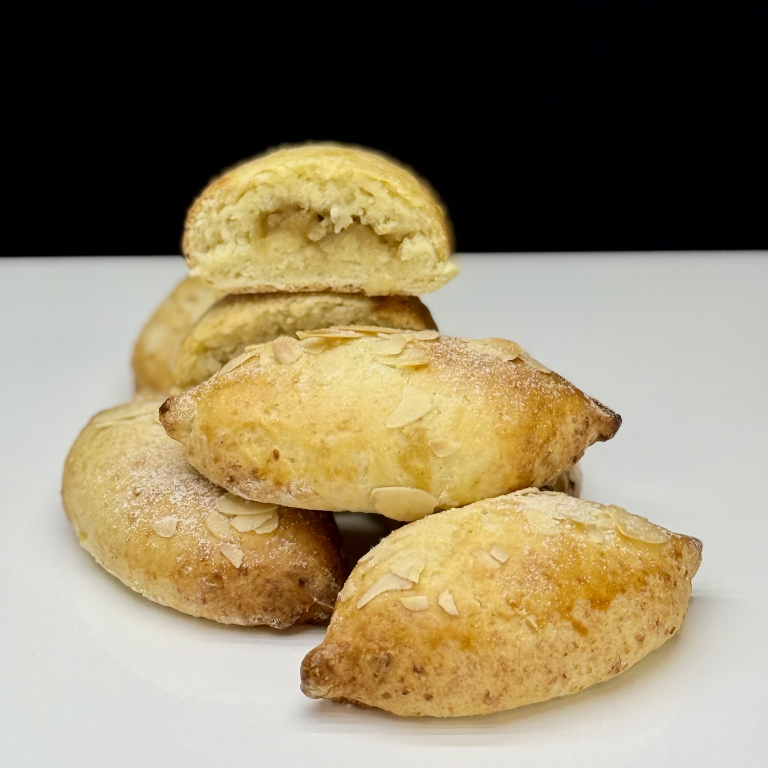 [Мария Манахова] Пирожки творожные с яблоком и грушей (2025)