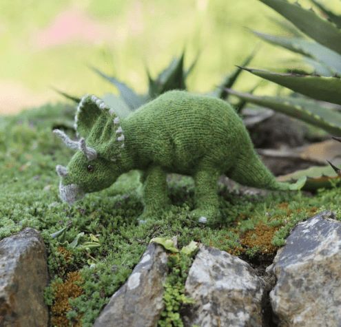 [Вяжи.ру] Вязаный спицами динозавр трицератопс Triceratops (2024)
