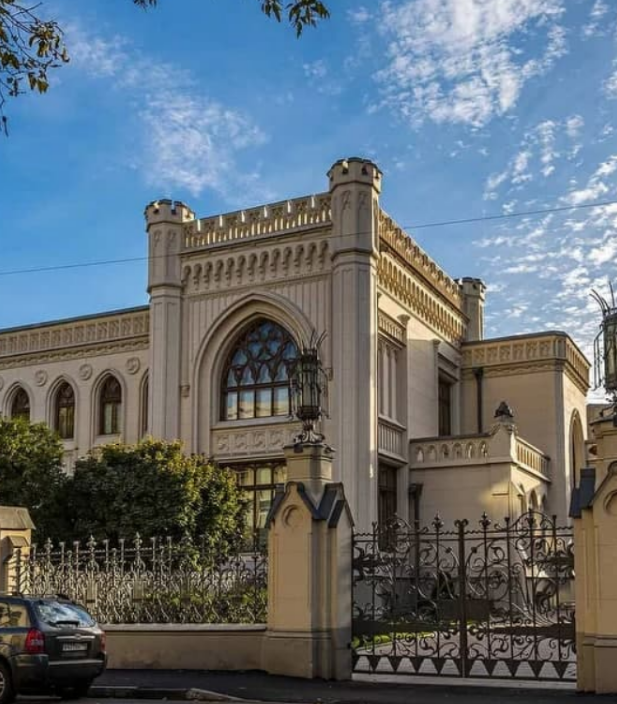 [Умные люди] «Открываем закрытые двери» - готический особняк Зинаиды Морозовой на Спиридоновке (2023)