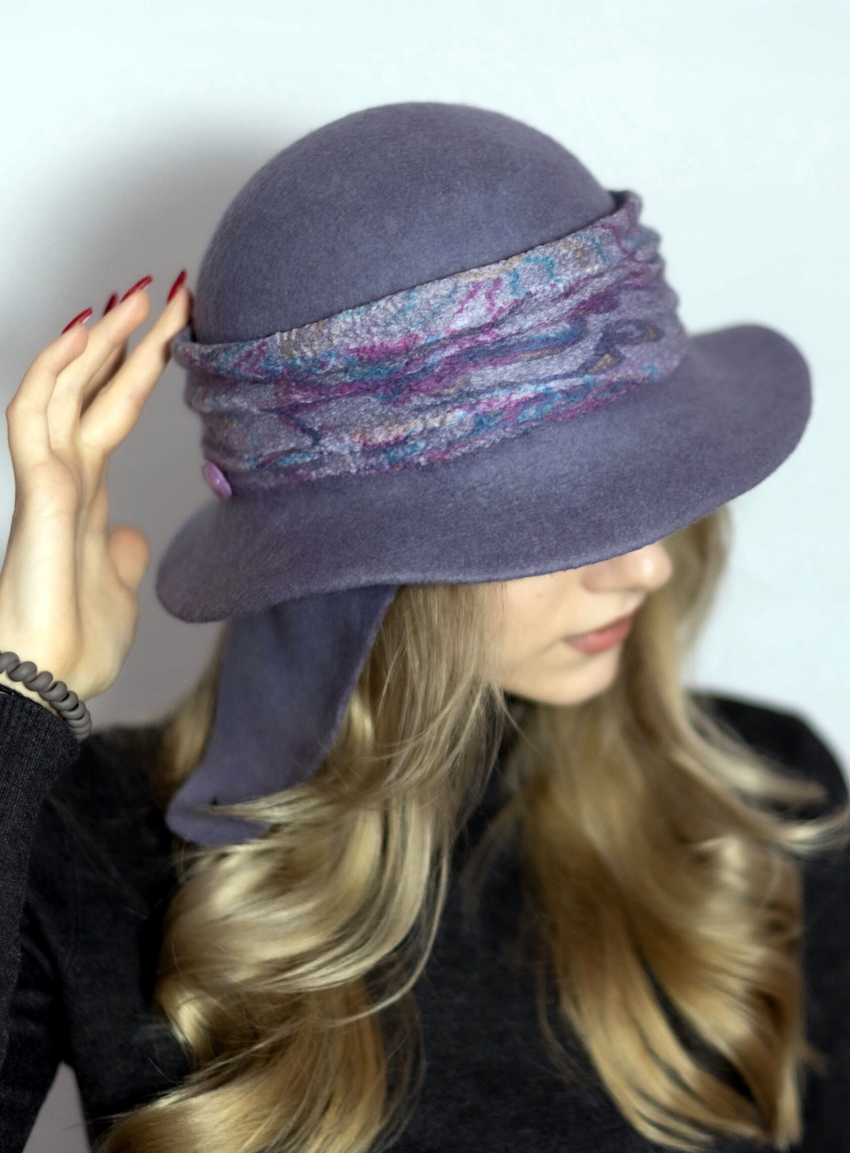 [Шкатулочка] Шляпка–трансформер. Горячее валяние (2025)