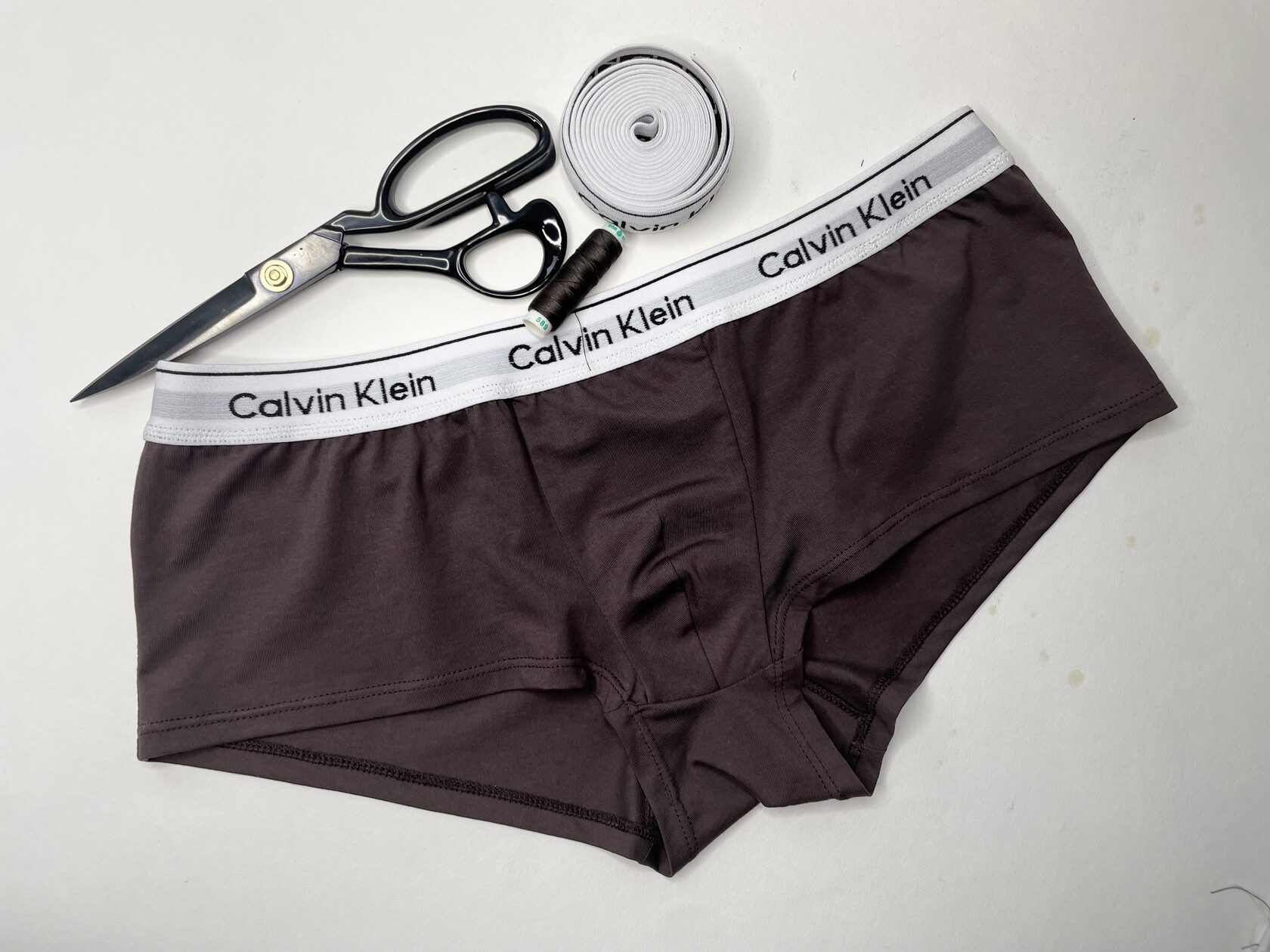 [Юлиана Вылегжанина, Createrra] Идеальные мужские боксеры за вечер на домашней машинке (2025)